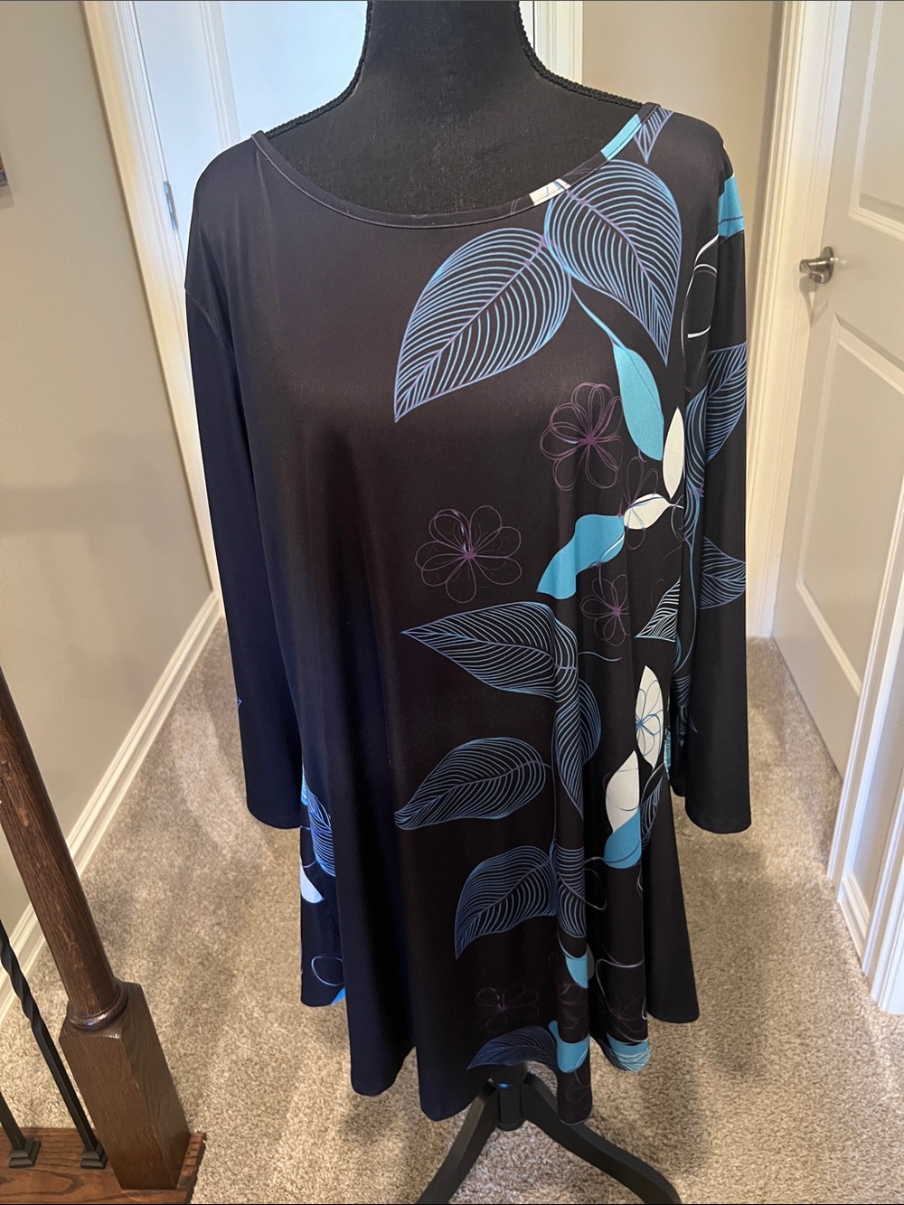 🔥2/$5 Lily Black Tunic with Blue and White Leaf Print